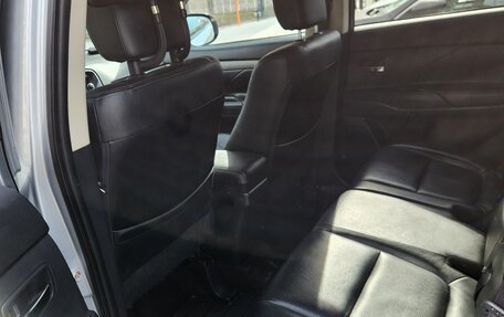 Mitsubishi Outlander III рестайлинг 3, 2013 год, 1 700 000 рублей, 7 фотография