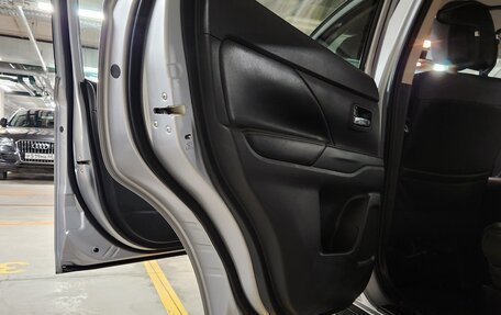 Mitsubishi Outlander III рестайлинг 3, 2013 год, 1 700 000 рублей, 9 фотография