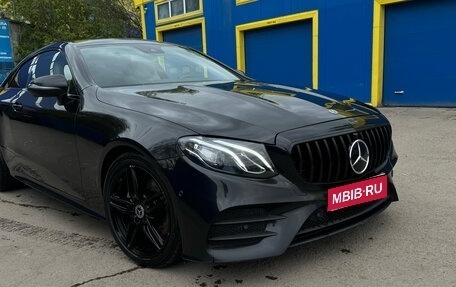 Mercedes-Benz E-Класс, 2018 год, 3 680 000 рублей, 1 фотография