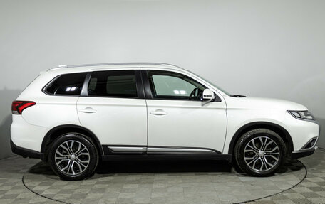 Mitsubishi Outlander III рестайлинг 3, 2017 год, 1 999 777 рублей, 4 фотография