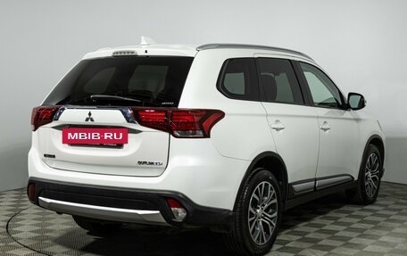 Mitsubishi Outlander III рестайлинг 3, 2017 год, 1 999 777 рублей, 5 фотография