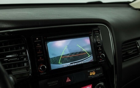 Mitsubishi Outlander III рестайлинг 3, 2017 год, 1 999 777 рублей, 15 фотография