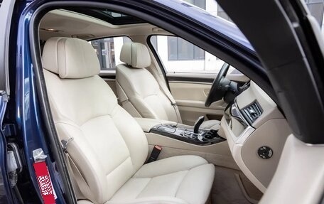 BMW 5 серия, 2011 год, 1 900 000 рублей, 12 фотография