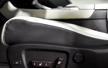 Lexus RX IV рестайлинг, 2016 год, 3 990 000 рублей, 12 фотография