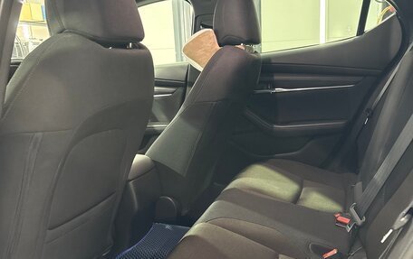 Mazda 3, 2019 год, 2 000 000 рублей, 20 фотография