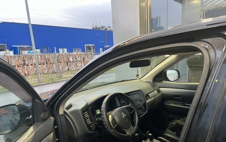 Mitsubishi Outlander III рестайлинг 3, 2013 год, 1 100 000 рублей, 7 фотография