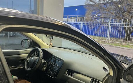 Mitsubishi Outlander III рестайлинг 3, 2013 год, 1 100 000 рублей, 10 фотография