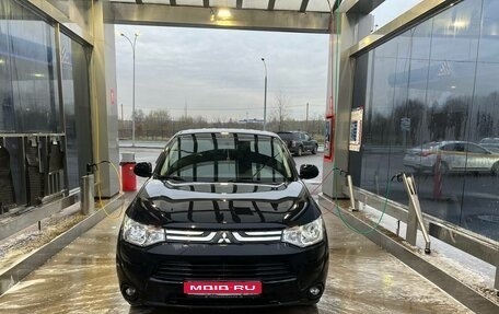 Mitsubishi Outlander III рестайлинг 3, 2013 год, 1 100 000 рублей, 1 фотография