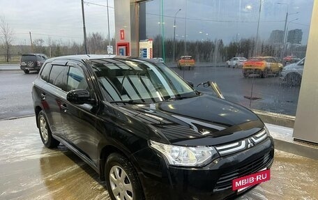 Mitsubishi Outlander III рестайлинг 3, 2013 год, 1 100 000 рублей, 6 фотография