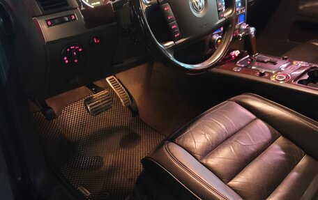 Volkswagen Touareg III, 2005 год, 730 000 рублей, 31 фотография