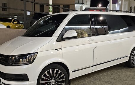 Volkswagen Multivan T6 рестайлинг, 2016 год, 5 900 000 рублей, 1 фотография
