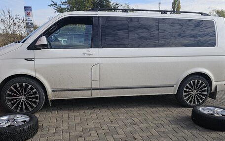 Volkswagen Multivan T6 рестайлинг, 2016 год, 5 900 000 рублей, 2 фотография