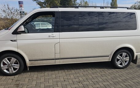 Volkswagen Multivan T6 рестайлинг, 2016 год, 5 900 000 рублей, 3 фотография