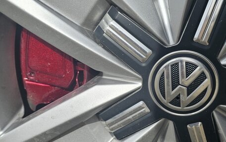 Volkswagen Multivan T6 рестайлинг, 2016 год, 5 900 000 рублей, 26 фотография