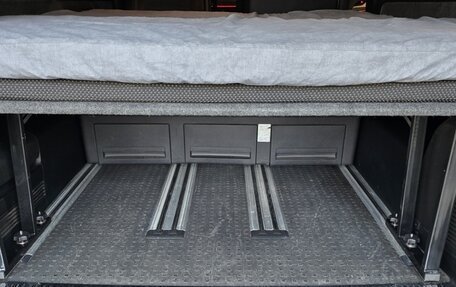 Volkswagen Multivan T6 рестайлинг, 2016 год, 5 900 000 рублей, 32 фотография