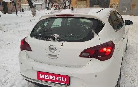 Opel Astra J, 2013 год, 600 000 рублей, 4 фотография