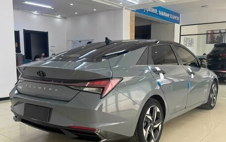 Hyundai Elantra, 2023 год, 1 750 000 рублей, 4 фотография