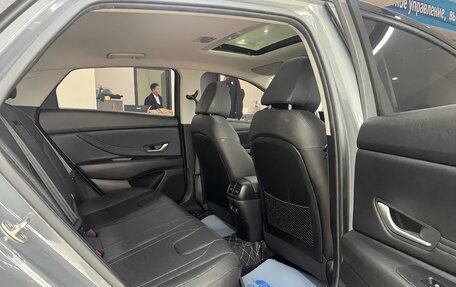 Hyundai Elantra, 2023 год, 1 750 000 рублей, 11 фотография