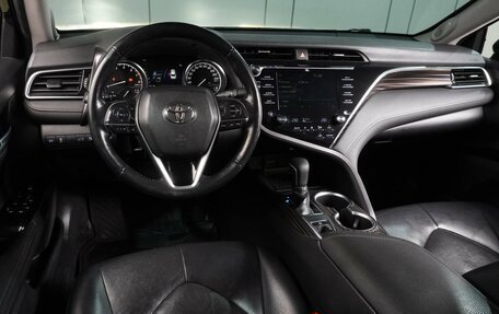 Toyota Camry, 2018 год, 2 349 000 рублей, 6 фотография