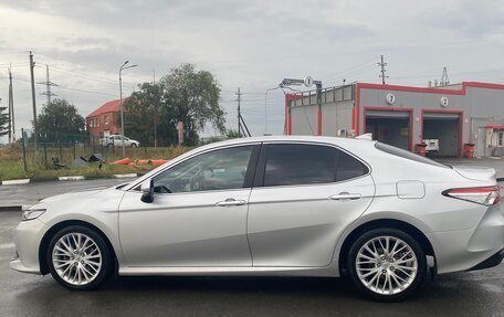 Toyota Camry, 2019 год, 2 750 000 рублей, 3 фотография