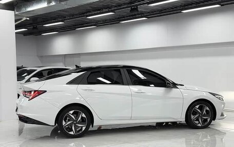 Hyundai Elantra, 2023 год, 1 650 000 рублей, 3 фотография