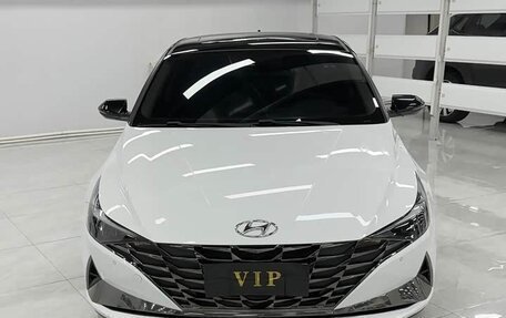 Hyundai Elantra, 2023 год, 1 650 000 рублей, 2 фотография