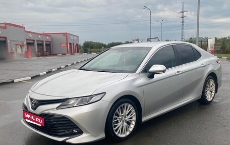 Toyota Camry, 2019 год, 2 750 000 рублей, 2 фотография