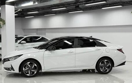 Hyundai Elantra, 2023 год, 1 650 000 рублей, 6 фотография