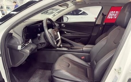 Hyundai Elantra, 2023 год, 1 650 000 рублей, 8 фотография