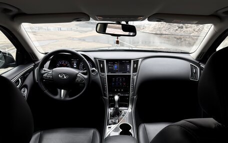 Infiniti Q50 I рестайлинг, 2017 год, 2 070 000 рублей, 8 фотография