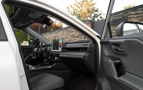 Toyota RAV4, 2026 год, 4 240 000 рублей, 24 фотография