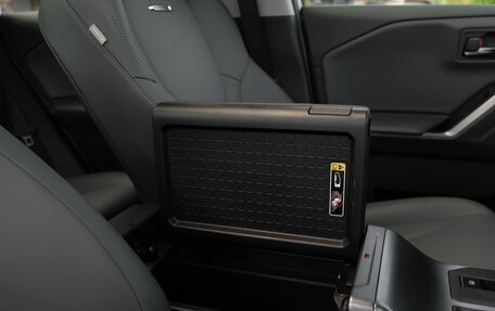 Toyota RAV4, 2026 год, 4 240 000 рублей, 23 фотография