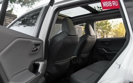 Toyota RAV4, 2026 год, 4 240 000 рублей, 25 фотография