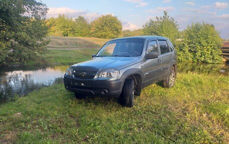 Chevrolet Niva I рестайлинг, 2018 год, 750 000 рублей, 1 фотография