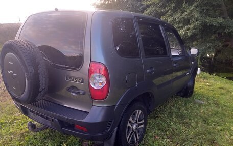 Chevrolet Niva I рестайлинг, 2018 год, 750 000 рублей, 3 фотография