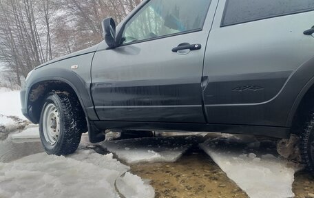 Chevrolet Niva I рестайлинг, 2018 год, 750 000 рублей, 2 фотография