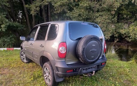 Chevrolet Niva I рестайлинг, 2018 год, 750 000 рублей, 5 фотография