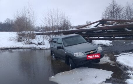 Chevrolet Niva I рестайлинг, 2018 год, 750 000 рублей, 6 фотография