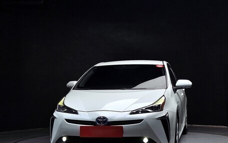 Toyota Prius IV XW50, 2020 год, 2 150 000 рублей, 2 фотография