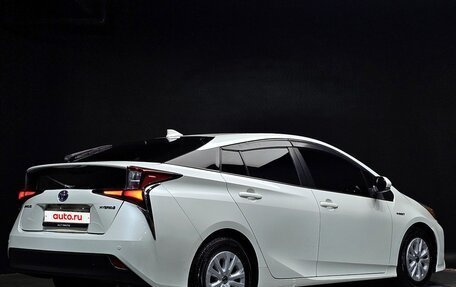 Toyota Prius IV XW50, 2020 год, 2 150 000 рублей, 3 фотография