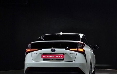 Toyota Prius IV XW50, 2020 год, 2 150 000 рублей, 4 фотография