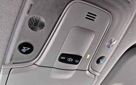 Toyota Prius IV XW50, 2020 год, 2 150 000 рублей, 13 фотография