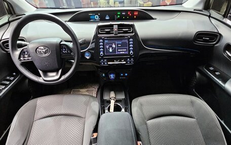 Toyota Prius IV XW50, 2020 год, 2 150 000 рублей, 6 фотография