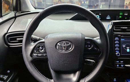 Toyota Prius IV XW50, 2020 год, 2 150 000 рублей, 7 фотография