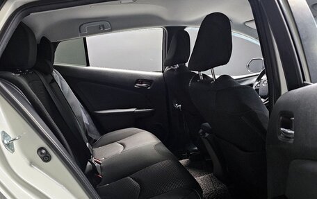 Toyota Prius IV XW50, 2020 год, 2 150 000 рублей, 14 фотография