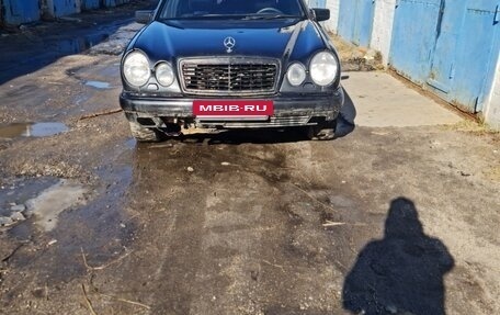 Mercedes-Benz E-Класс, 1997 год, 200 000 рублей, 3 фотография