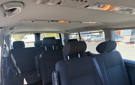 Volkswagen Caravelle T6 рестайлинг, 2018 год, 4 100 000 рублей, 9 фотография