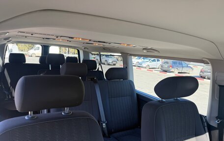 Volkswagen Caravelle T6 рестайлинг, 2018 год, 4 100 000 рублей, 8 фотография