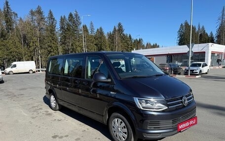 Volkswagen Caravelle T6 рестайлинг, 2018 год, 4 100 000 рублей, 2 фотография