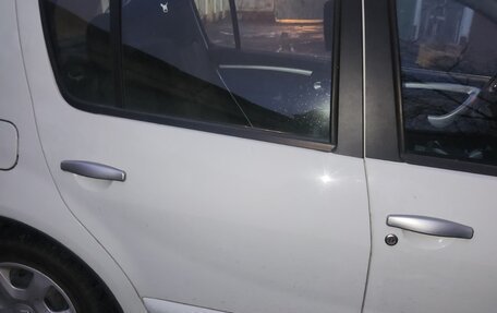 Renault Sandero I, 2013 год, 600 000 рублей, 4 фотография